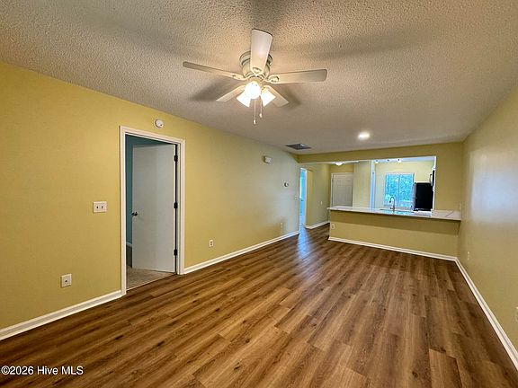 5th image of 3647 Saint Johns Ct #B