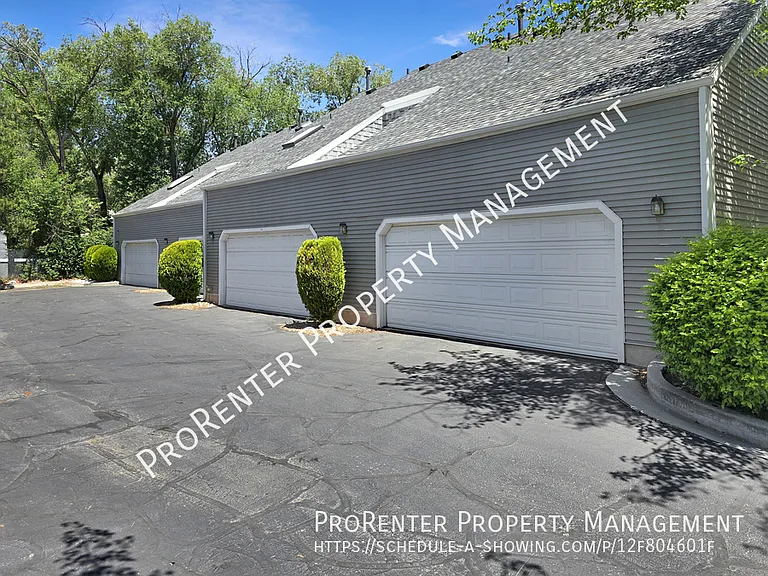 975 E Essex Court Way #3 — Photo 3