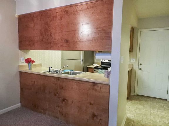 5th image of 2253 Shady Timbers Cir #B