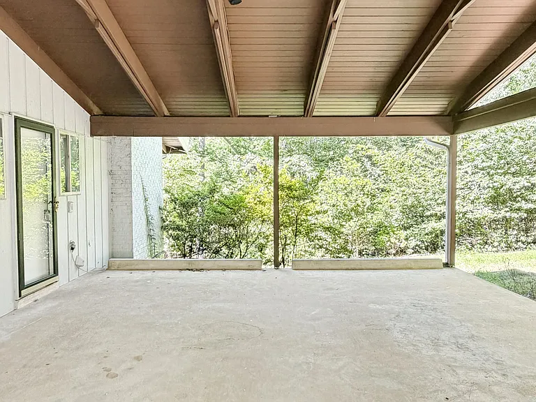 10611 Allenwood Ln — Photo 40