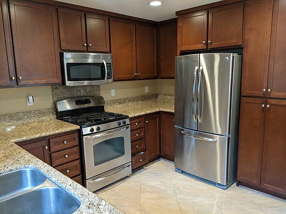 4th image of 12356 Hollyhock Dr Unit 4