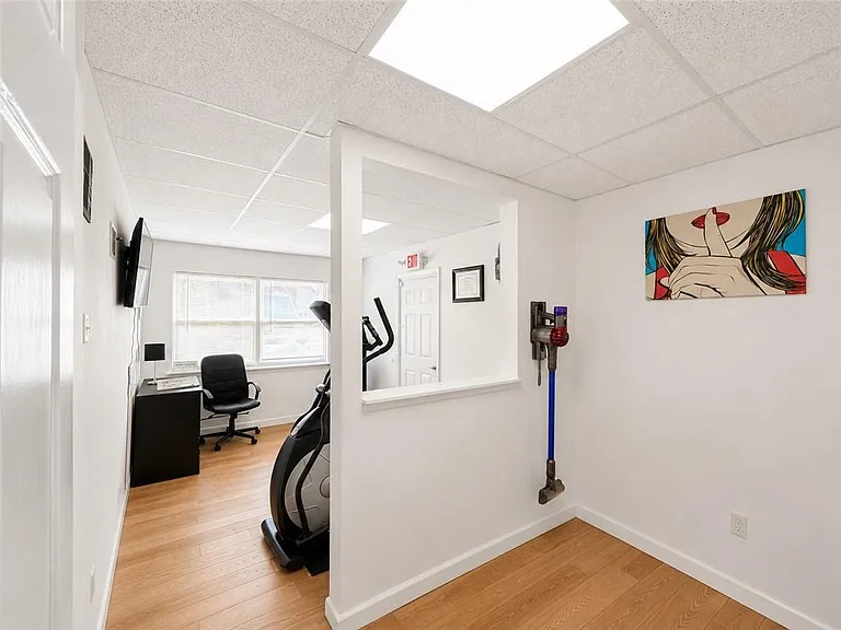 31 Foster St — Photo 11