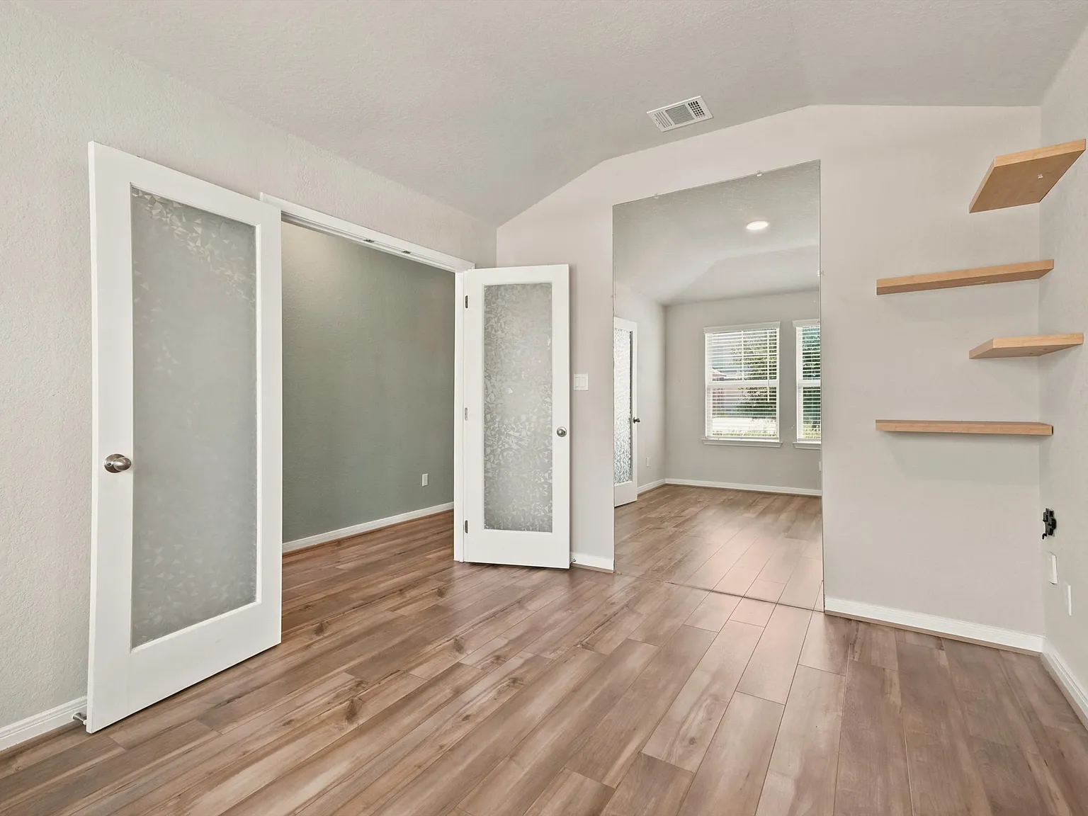 307 Goodfella Avenue - 1 — Photo 4