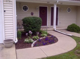 310 Windwood Ct #315, Mahomet, IL
