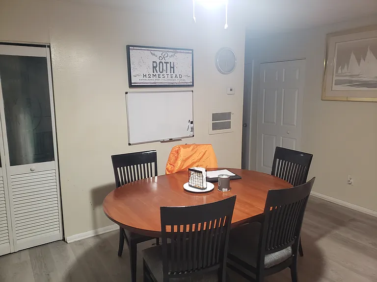 807 Evelyn Ct — Photo 3