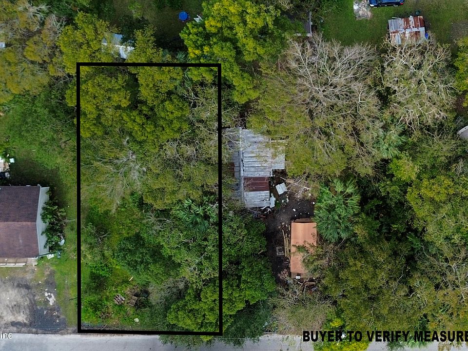 1st image of 716 W 6TH Street