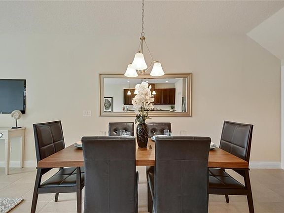 4th image of 613 Bethesda Ct