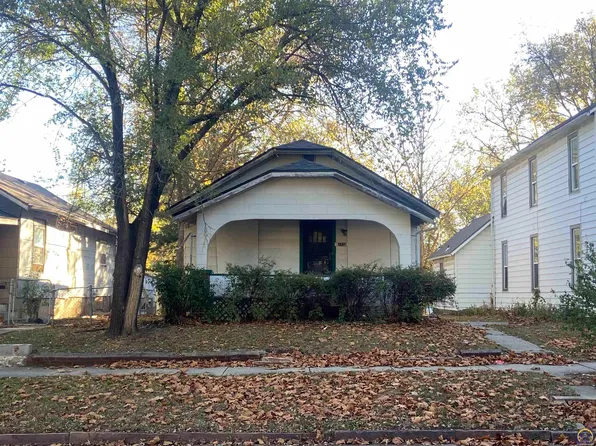 1934 SW Clay St, Topeka, KS 66604