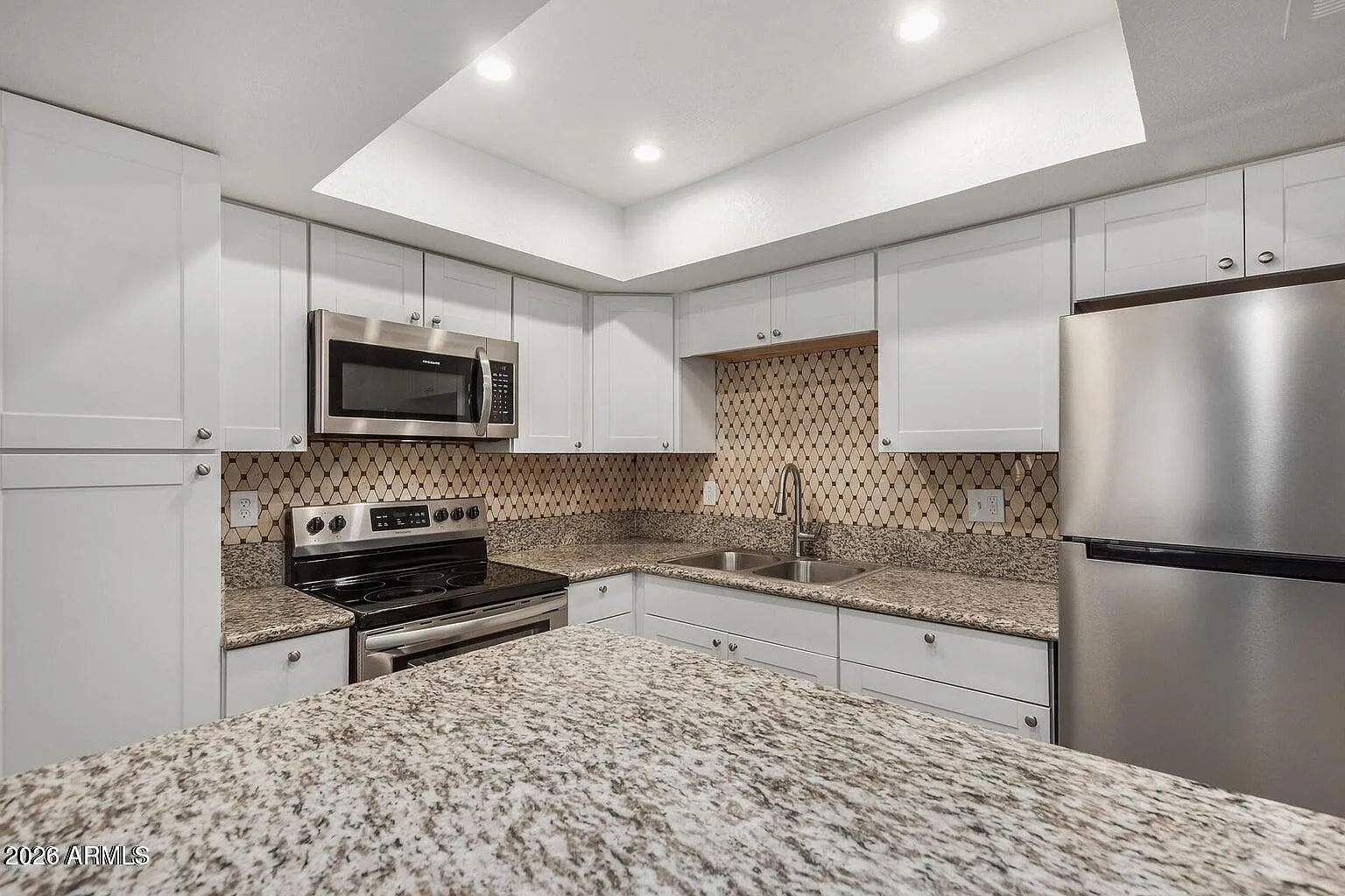 3 bed, 836 sqft, $1,400 — Photo 1