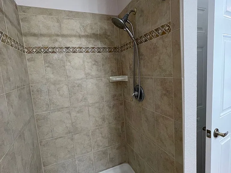 4600 E Moody Blvd #7L — Photo 12
