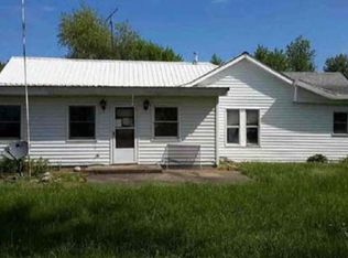 19410 Old Highway 57, Hull, IL 62343