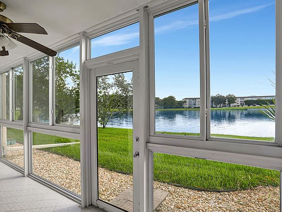 2nd image of 3204 Portofino Pt #M1