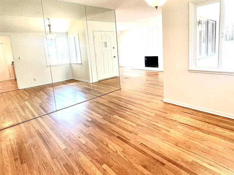 1045 Marvista Ave — Photo 10