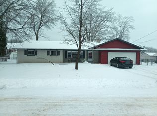 200 Roberts Rd, Houghton Lake, MI 48629