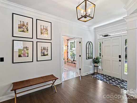 5th image of 4321 Esherwood Ln