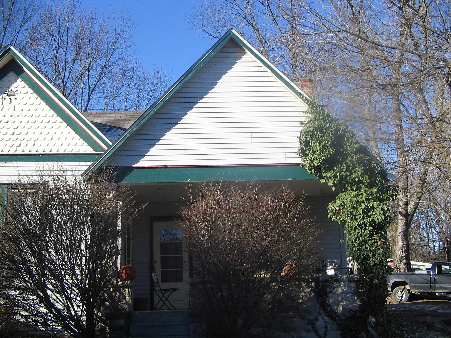 218 S Maple St photo 1