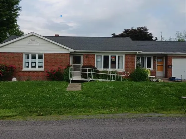 106 N Monroe St, Trenton, IL 62293