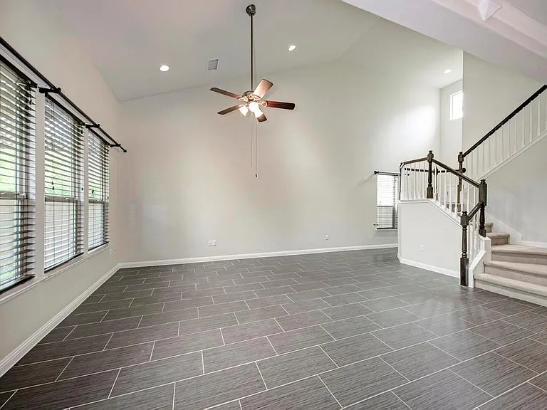 10617 Portico Ln — Photo 6