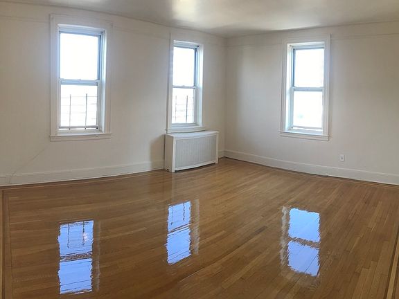 3rd image of 37-39 61st St APT 4A