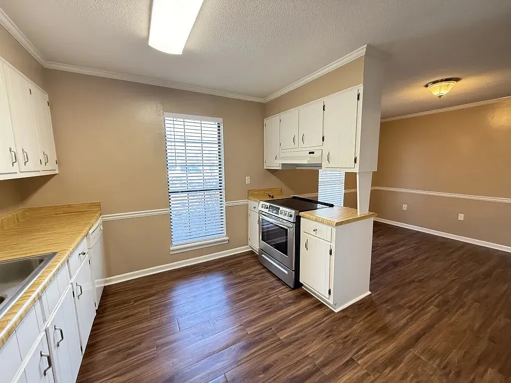 4082 Spencer Street - 1 — Photo 3