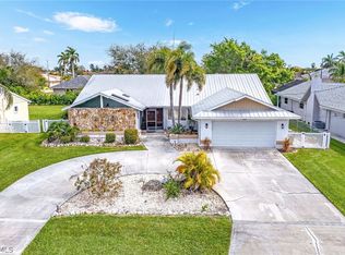 3819 SE 18th Pl, Cape Coral, FL 33904
