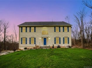 2 Cherry Hill Ln, New Milford, CT 06776