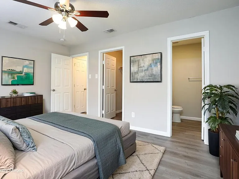 4210 Glen Hollow Cir — Photo 11