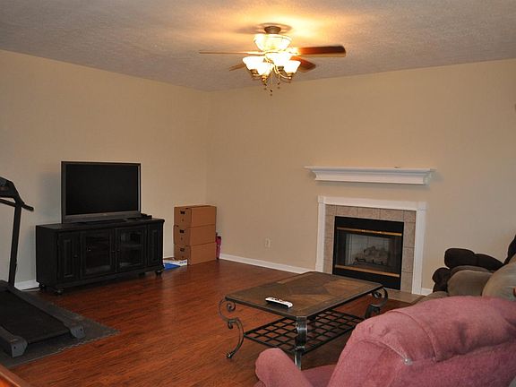 4th image of 121 Keene Crossing Dr
