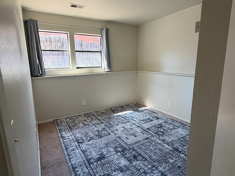 109 Pine St — Photo 1