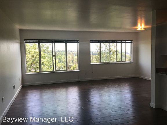 4th image of 2233 NE 46th St APT 102