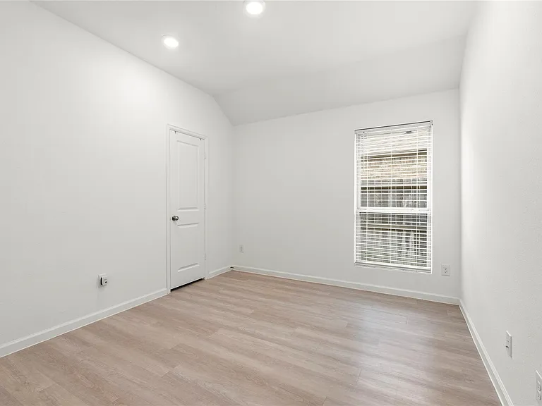 29338 Sweet Orange Ct — Photo 18