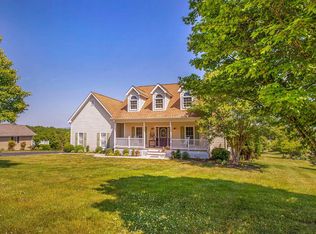 20 Peaks View Dr, Moneta, VA 24121