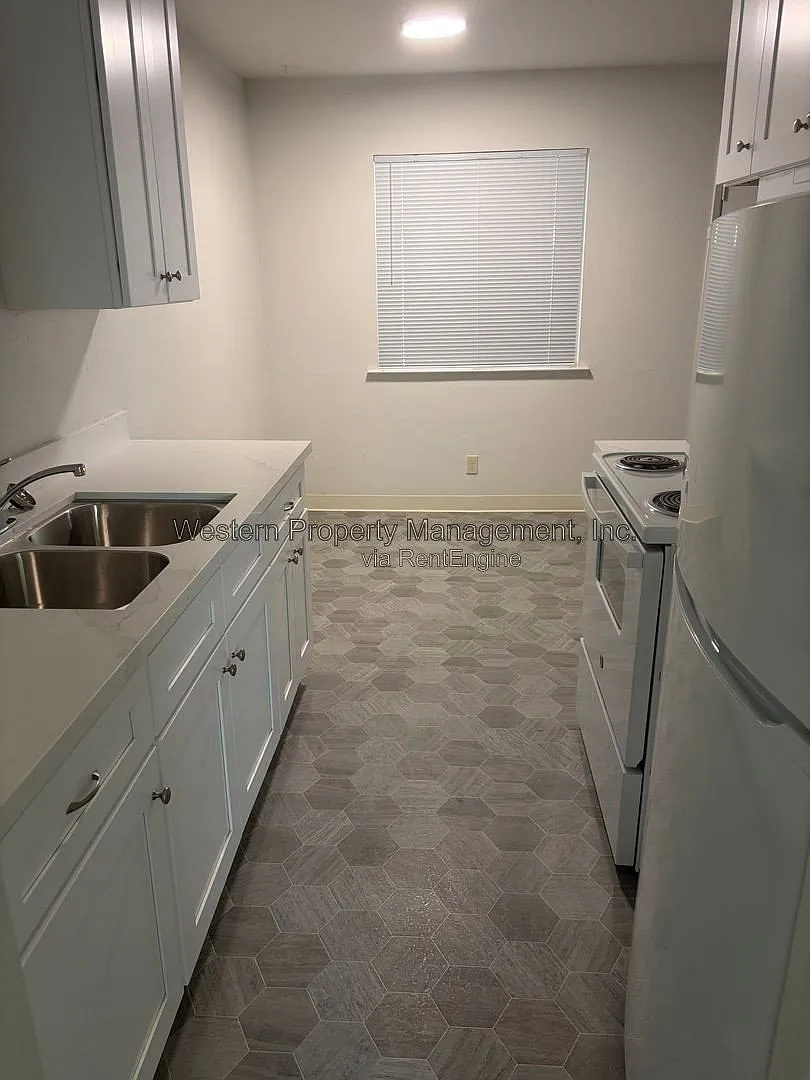 2 bed, 1.0 bath, 800 sqft, $2,695 — Photo 2