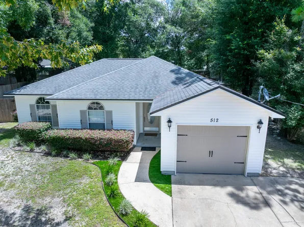512 Hyde Park Dr, Crestview, FL 32539