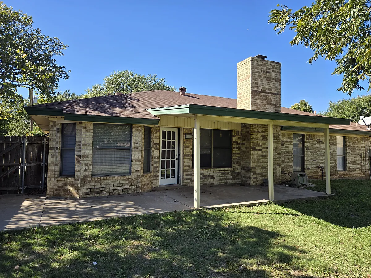 Building Photo - 4701 Royal Court Cir