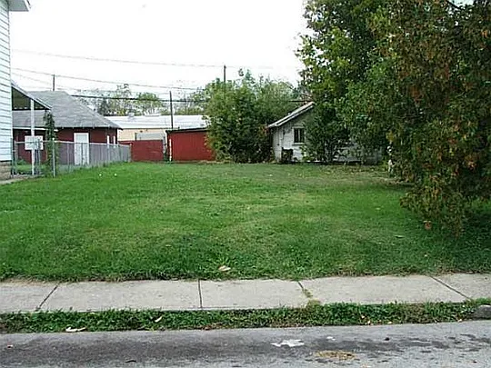 293 S Cypress Ave photo 1