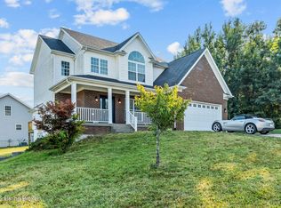 605 Oak Leaf Dr, La Grange, KY 40031