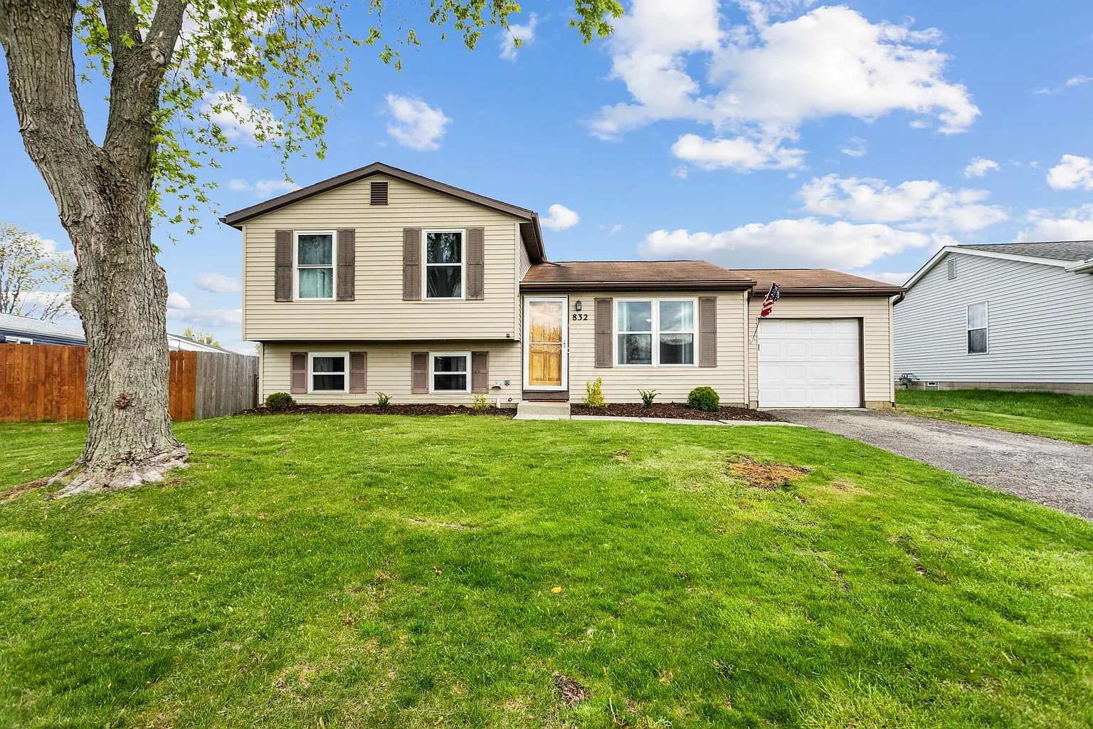 832 Cherry Bud Dr photo 1