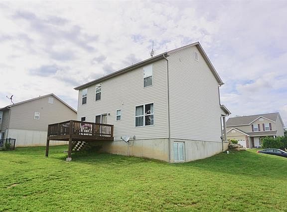 4th image of 908 Winston Ct