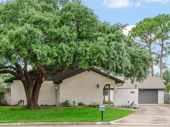 3003 Montford Ct, Sugar Land, TX 77478
