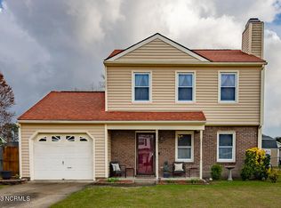 902 Coyote Trl, Havelock, NC 28532