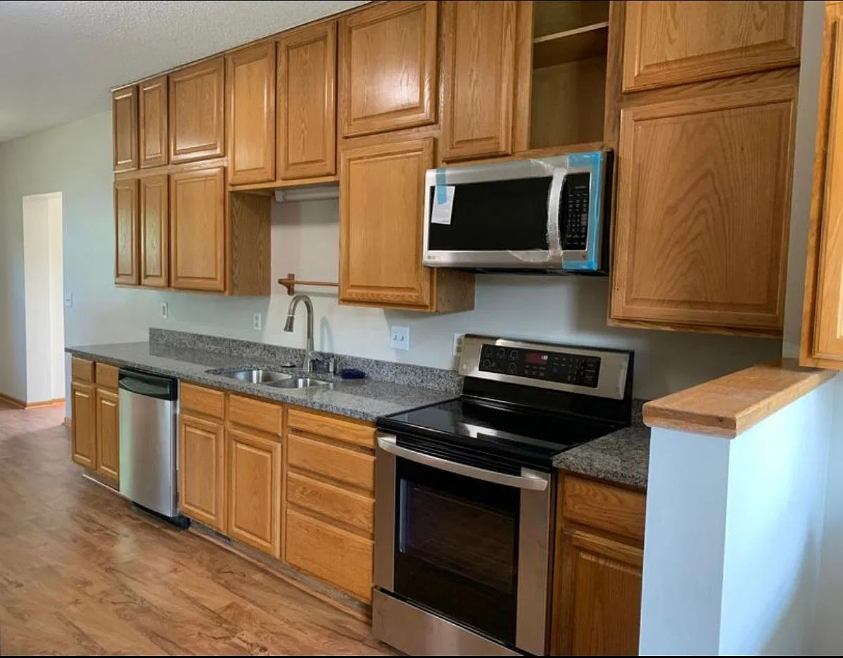 6 bed, 3400 sqft, $2,900 — Photo 4