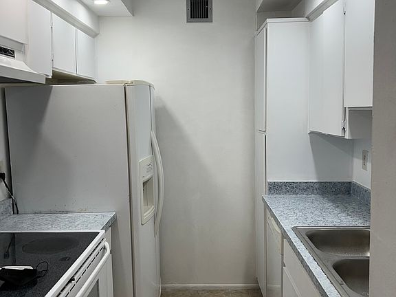 5th image of 4411 Shady Terrace Ln #231
