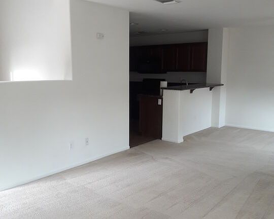3rd image of 642 W Brewer Rd