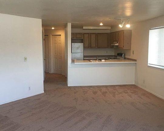 2nd image of 8320 Lake City Way NE #201