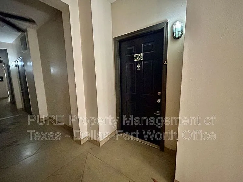 1 bed, 1.0 bath, 690 sqft, $1,200 — Photo 1