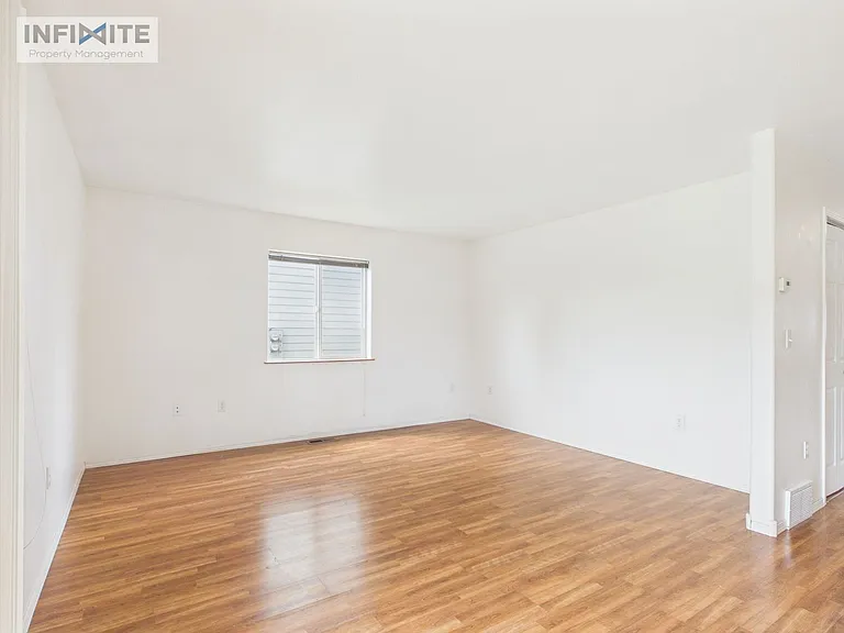 810 Mantle Dr #B — Photo 6
