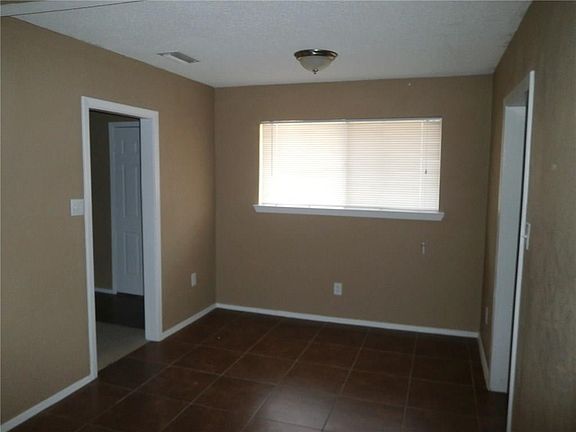 3rd image of 711 Briggs Dr