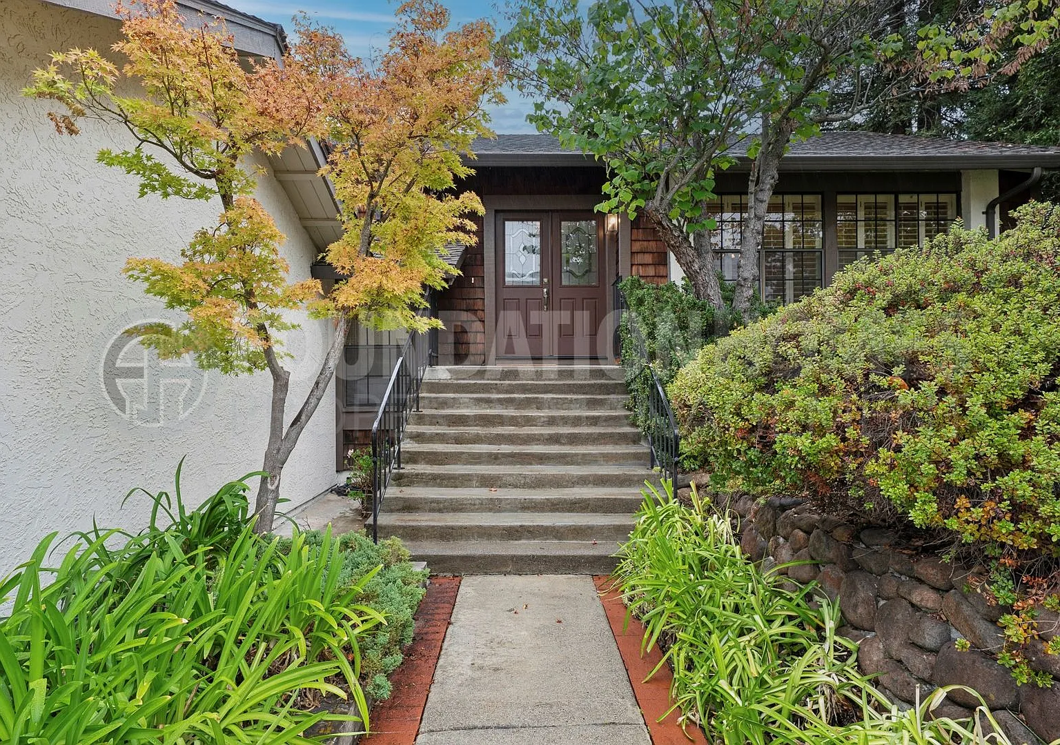 Spacious Partridge Knolls Home With Views! Flexible Living Space! Foundation — Photo 3