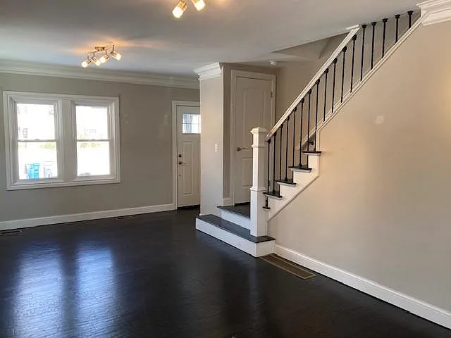 2 bed, 1.5 bath, 1333 sqft, $2,200 — Photo 3